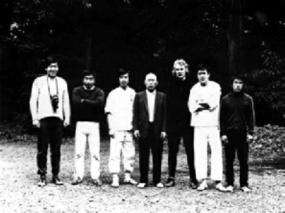 Kenichi Sawai with the Taikiken Meiji Jingu group.
